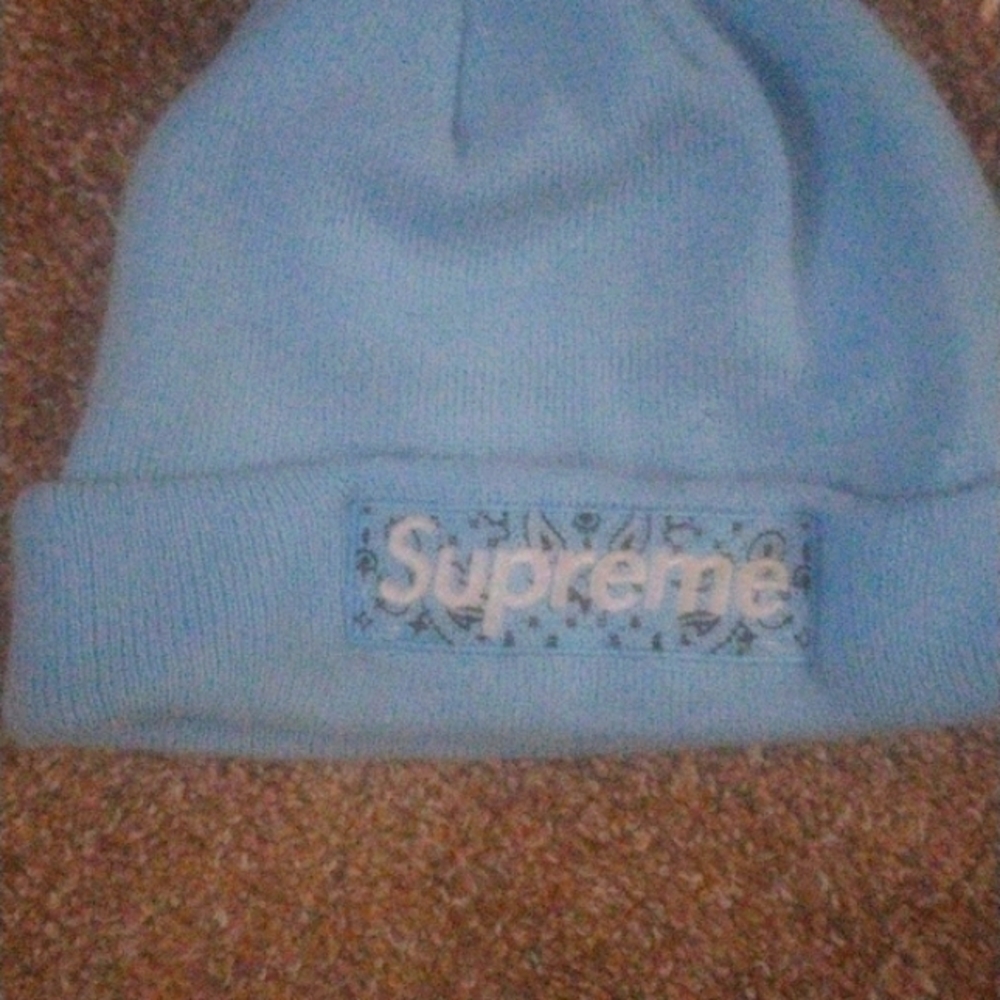 Supreme box logo baby blue bandana print beanie